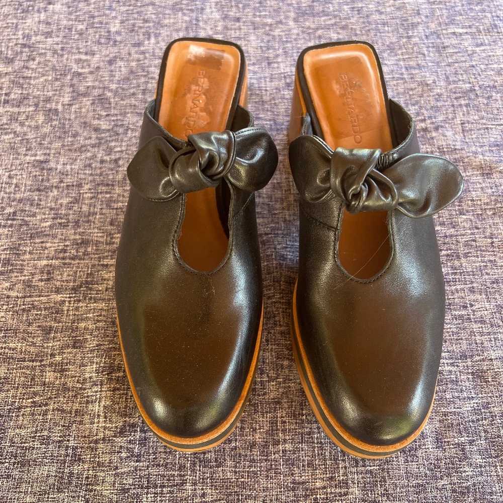 Bernardo Clog Shoe Tie Black size 9.5